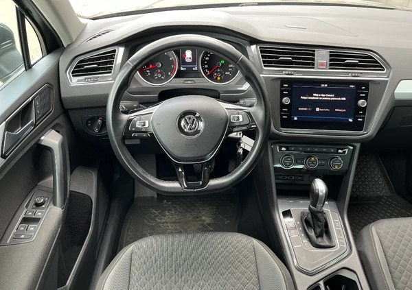 Volkswagen Tiguan cena 92899 przebieg: 99600, rok produkcji 2018 z Gdańsk małe 277